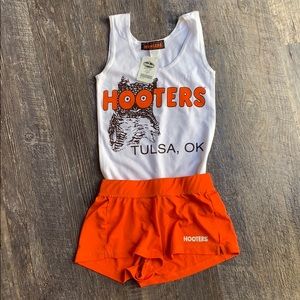 Hooters girl uniform Halloween costume
